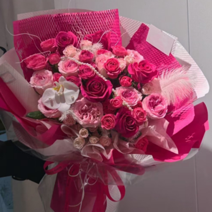 214礼物【穿梭梦境】弗洛伊德苏菲宝贝蝴蝶兰花束春天见面花约会生日送爱人送闺蜜花束鲜花