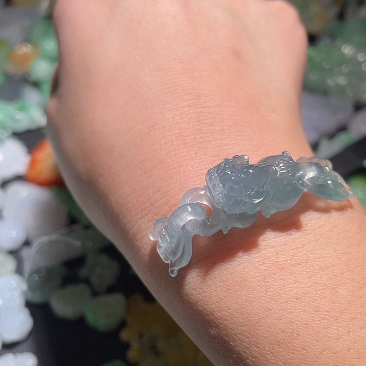 颈饰未镶嵌翡翠天