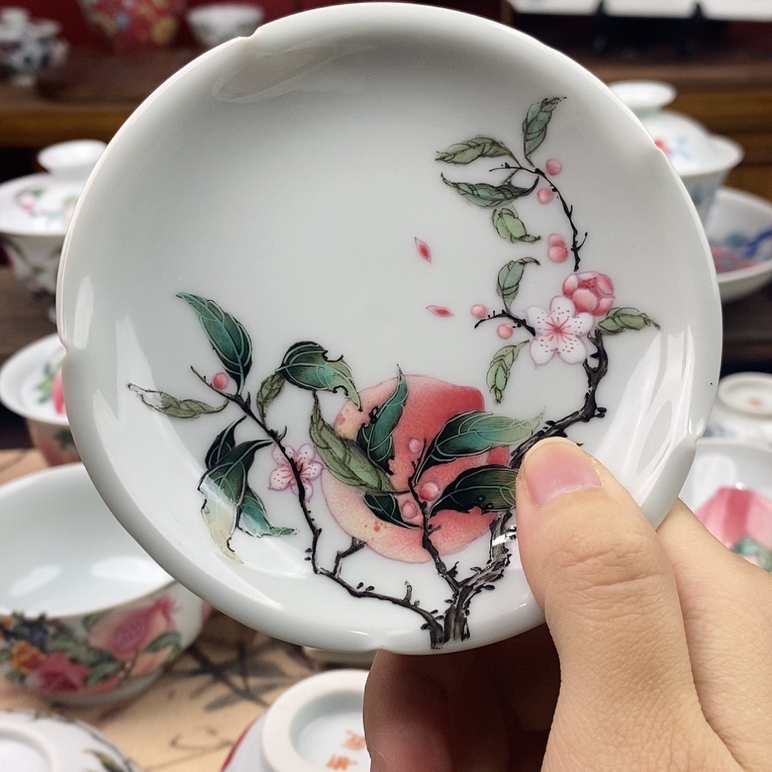 陶哈哈哈哈哈哈哈哈哈碟子