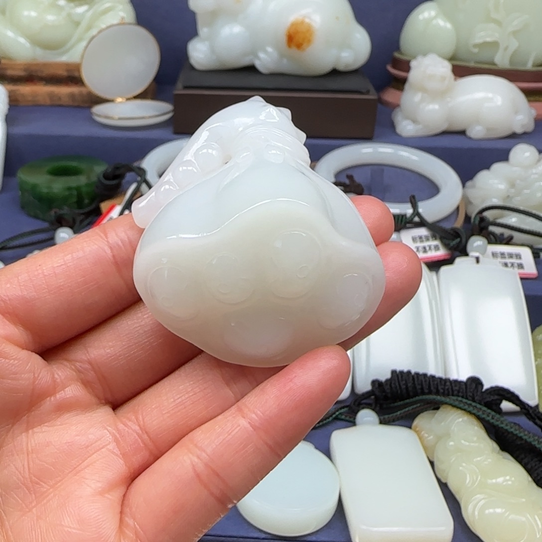 和田玉未镶嵌挂件