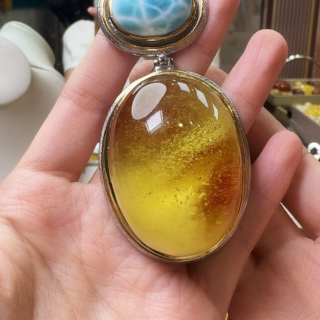 琥珀未镶嵌颈饰吊坠