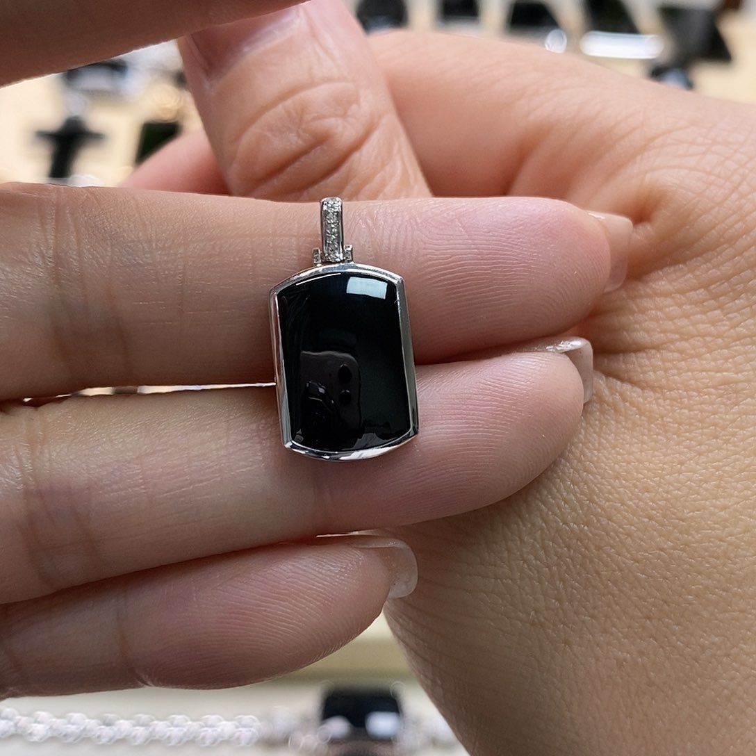 翡翠颈饰18K金镶嵌墨翠