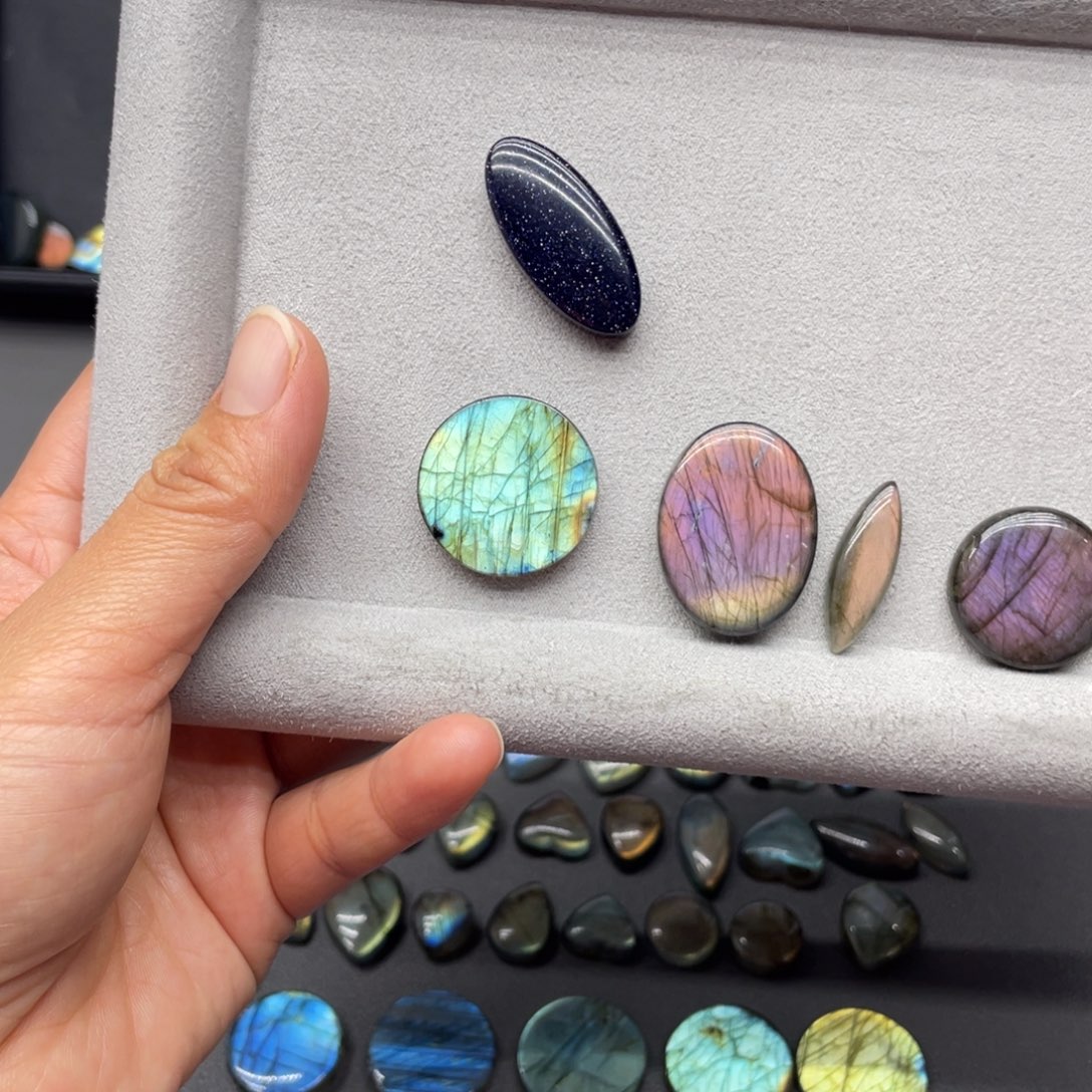 W***颈饰长石银S925镶嵌