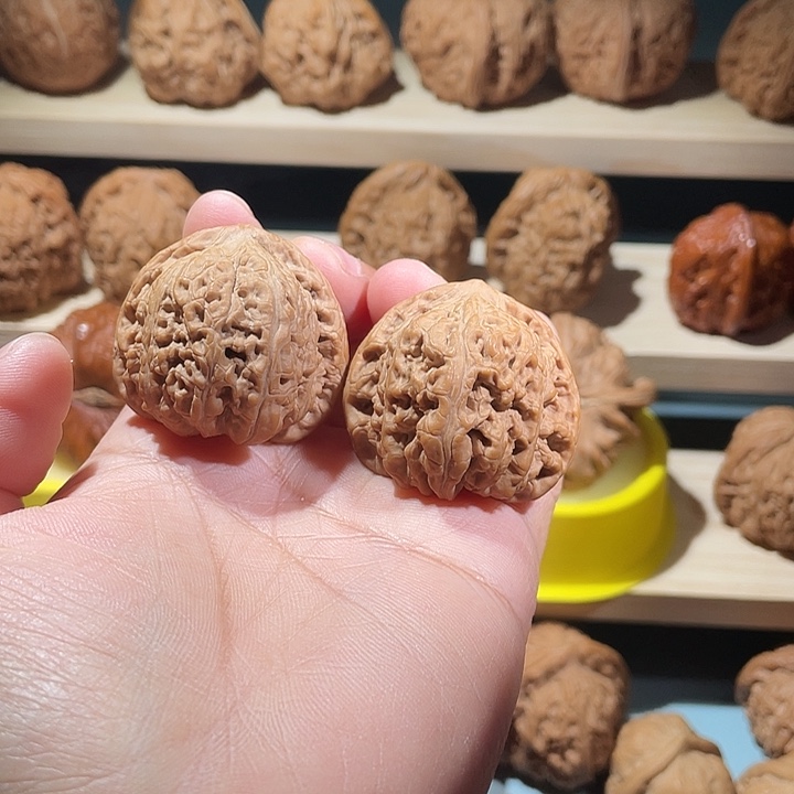 承德密纹红玛瑙核桃全品36尺