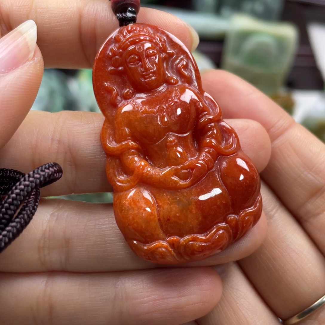 翡翠未镶嵌颈饰牌子