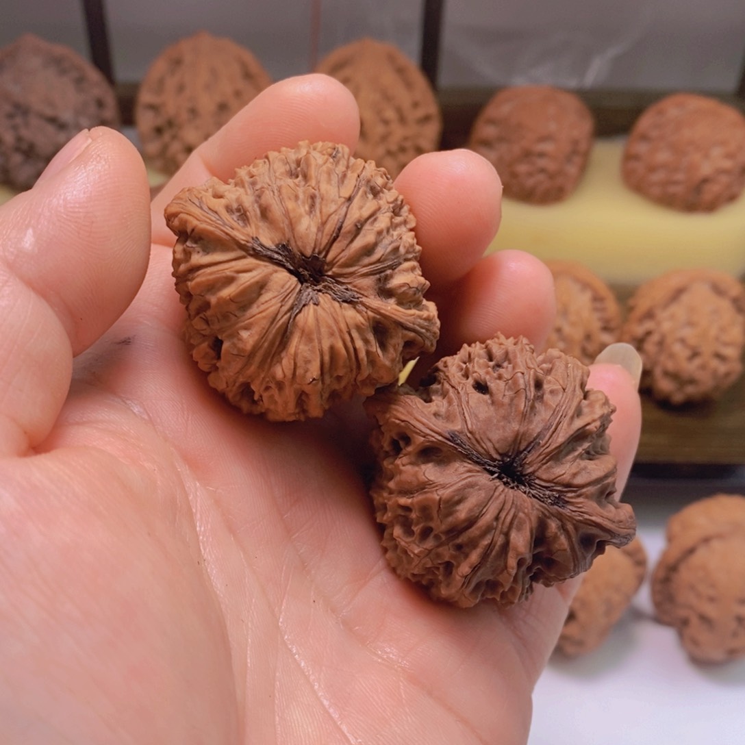 文玩核桃把件?**部文玩核桃