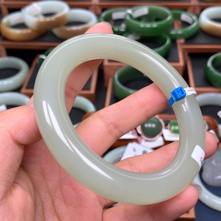 和田玉手镯未镶嵌59