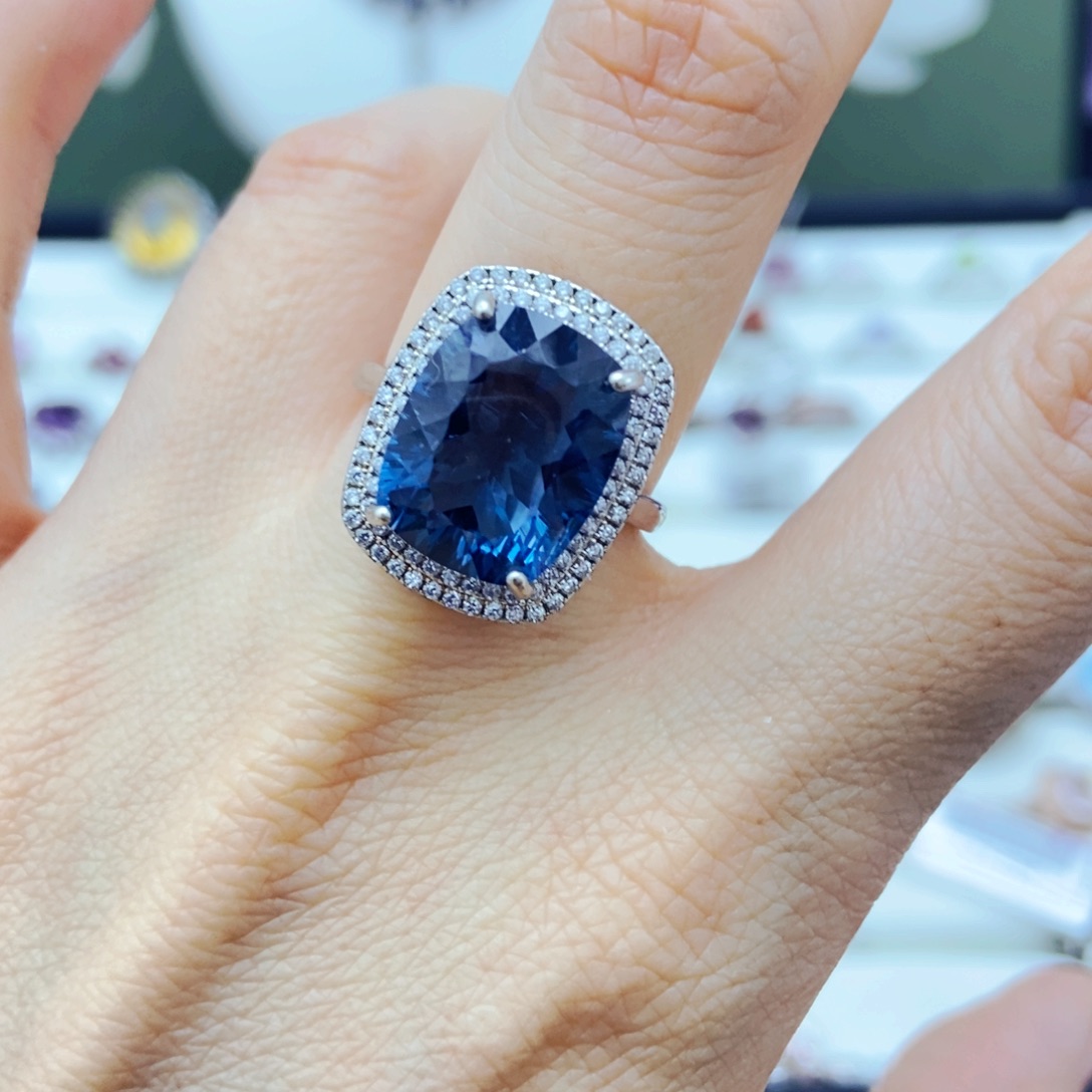 银S925镶嵌戒指托帕石