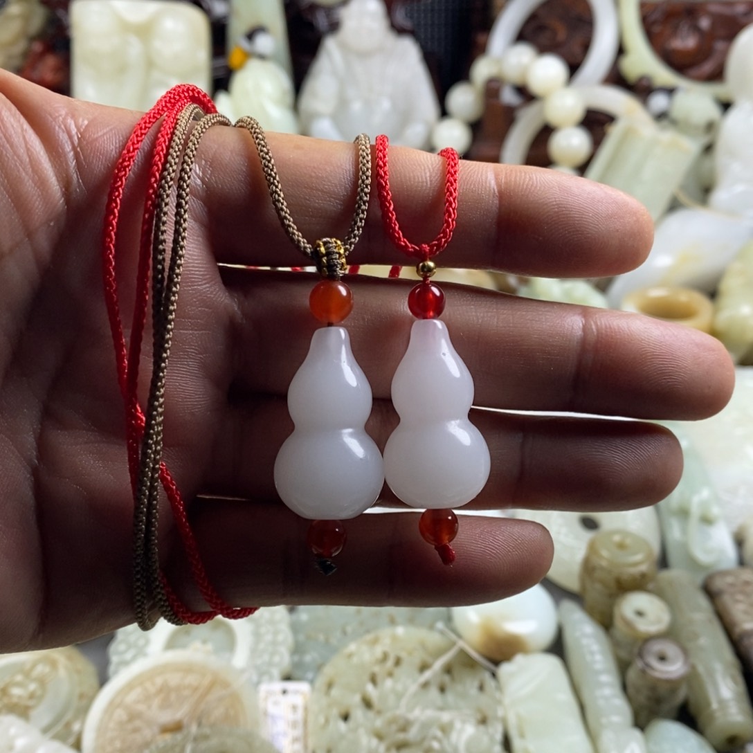 和田玉（糖玉）未镶嵌颈饰