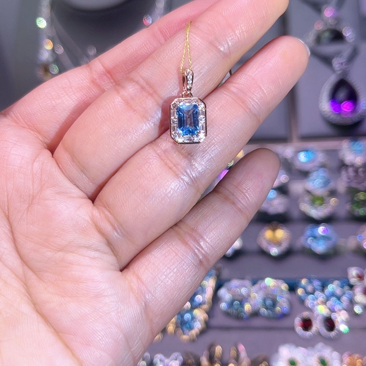 【闪购商品】托帕石吊坠(赠链)银S925镶嵌