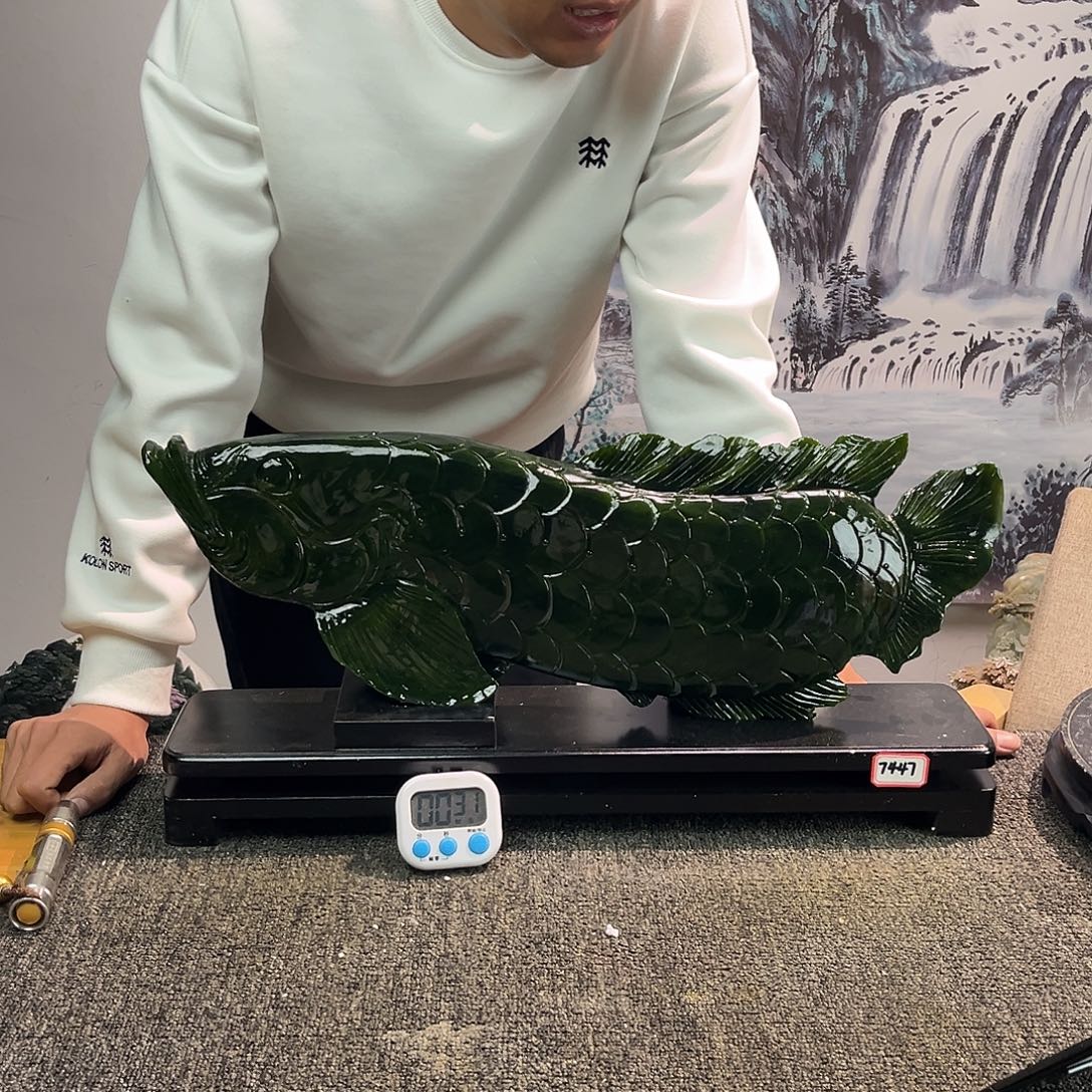 嗨***～玉玉摆件绿色带底座