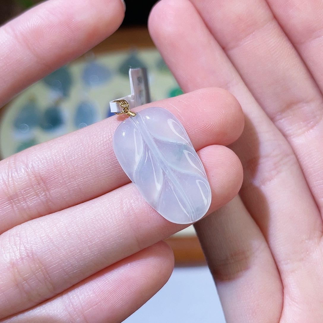 翡翠颈饰18K金镶嵌翡翠