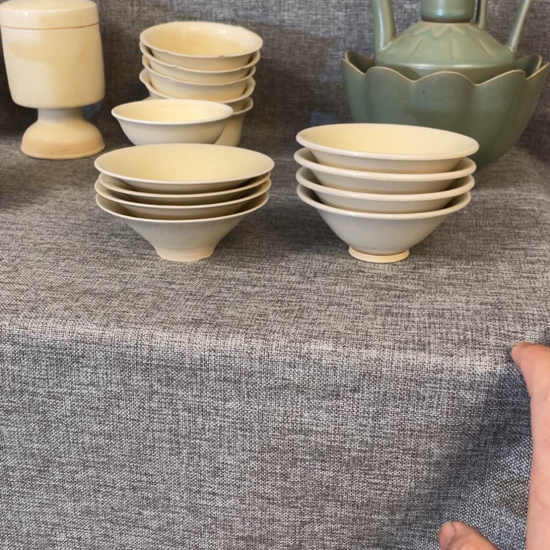 赏品隋白釉斗笠杯八个