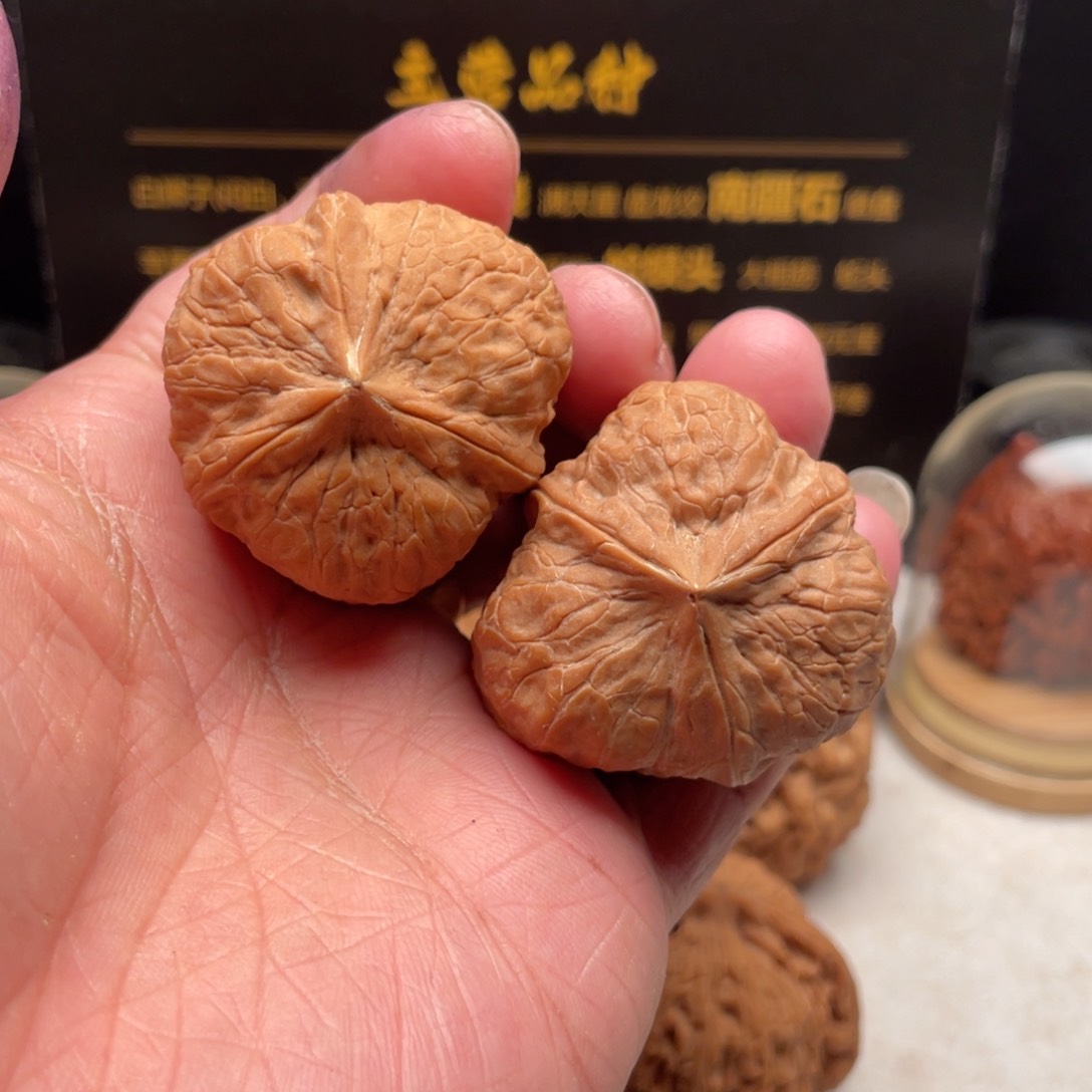 文玩核桃把件38尺云铁三棱
