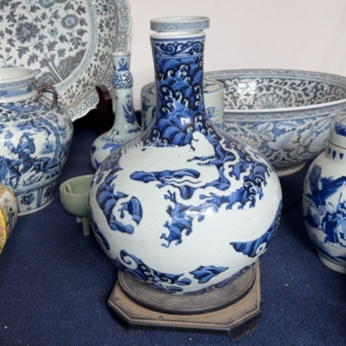 【闪购商品】青花龙纹留白天球瓶