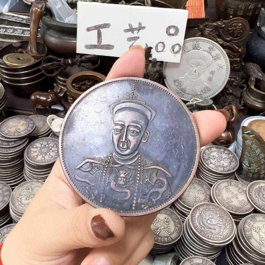 金属复古风格摆件