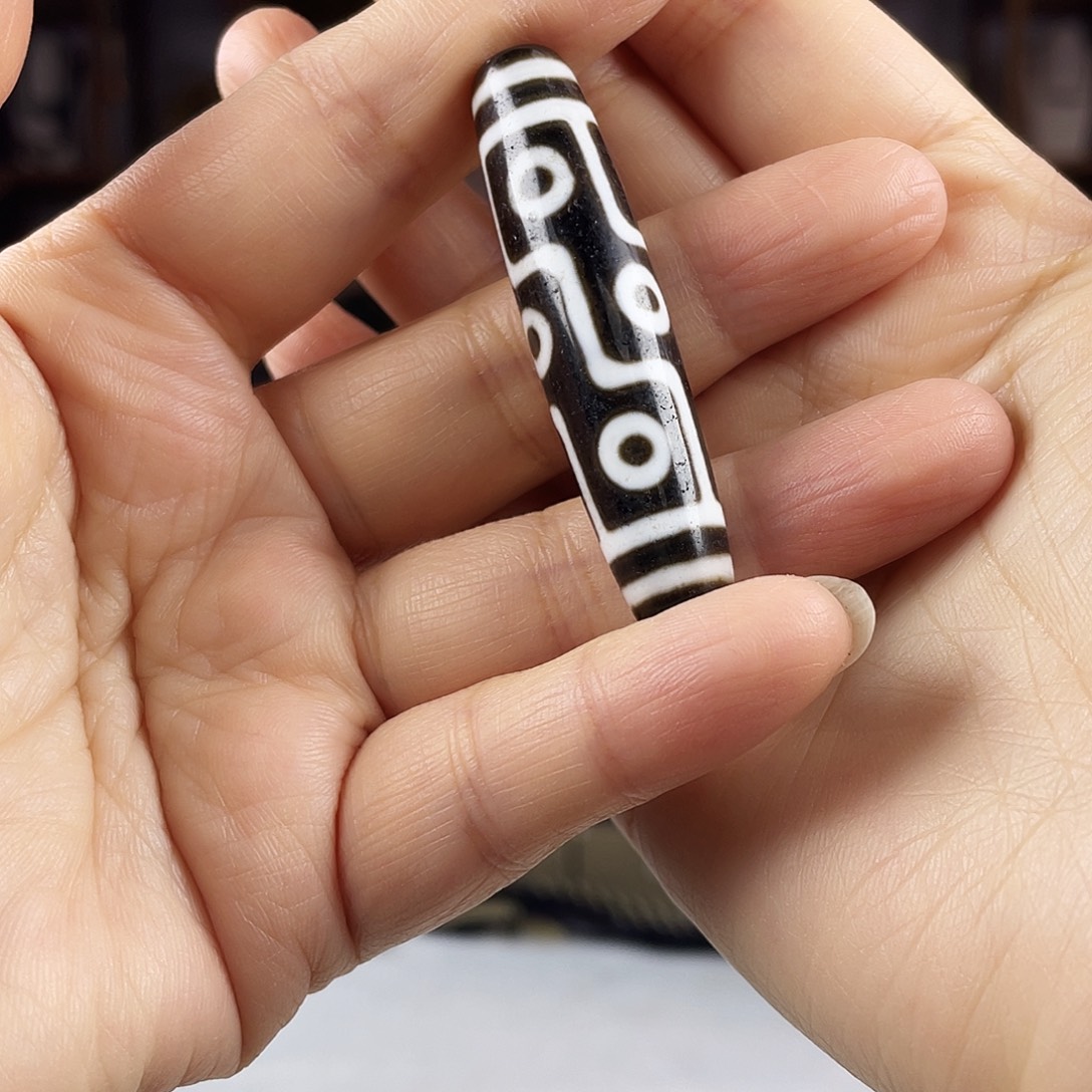 Y****玛瑙/玉髓合金颈饰钟志明