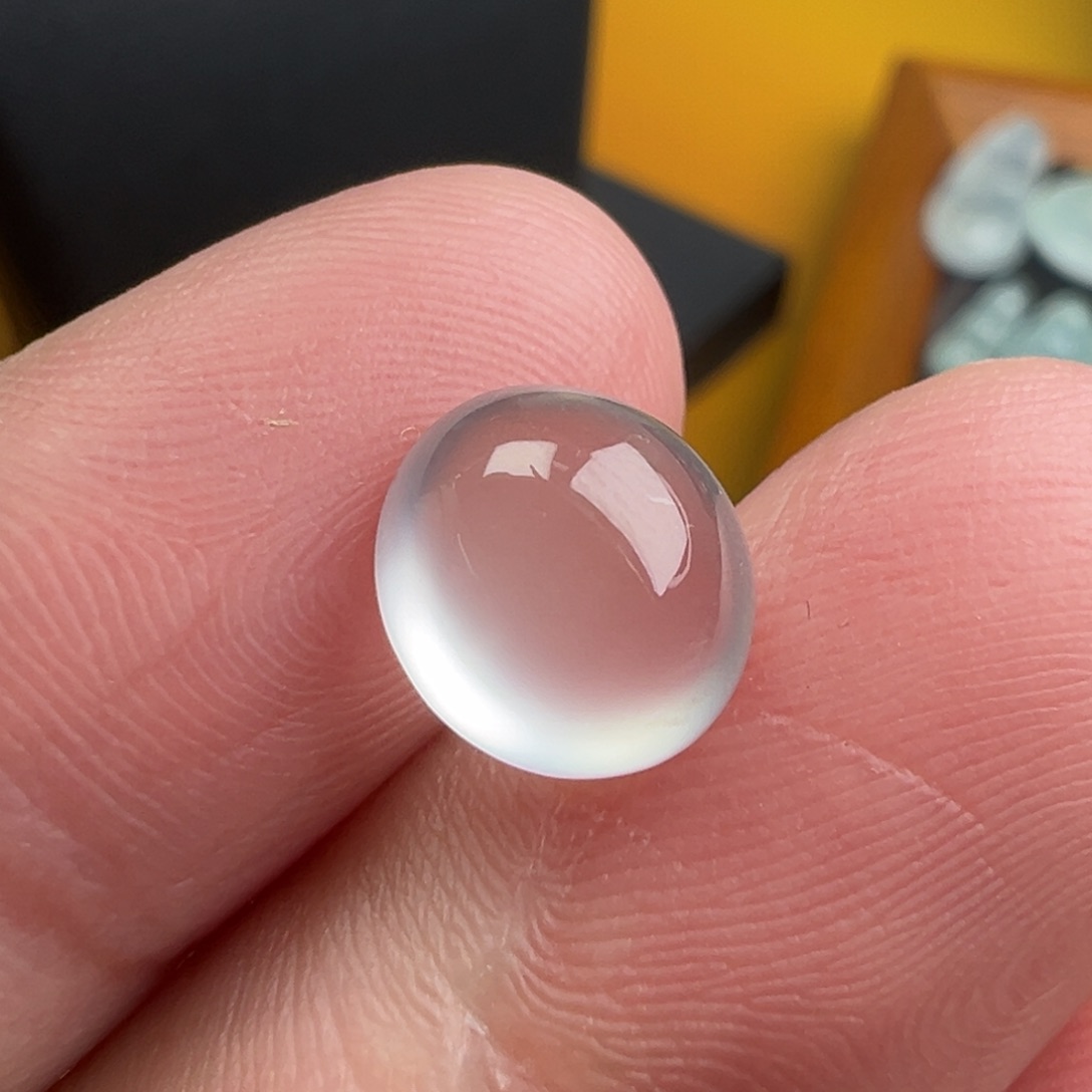 翡翠颈饰未镶嵌蛋面9.6