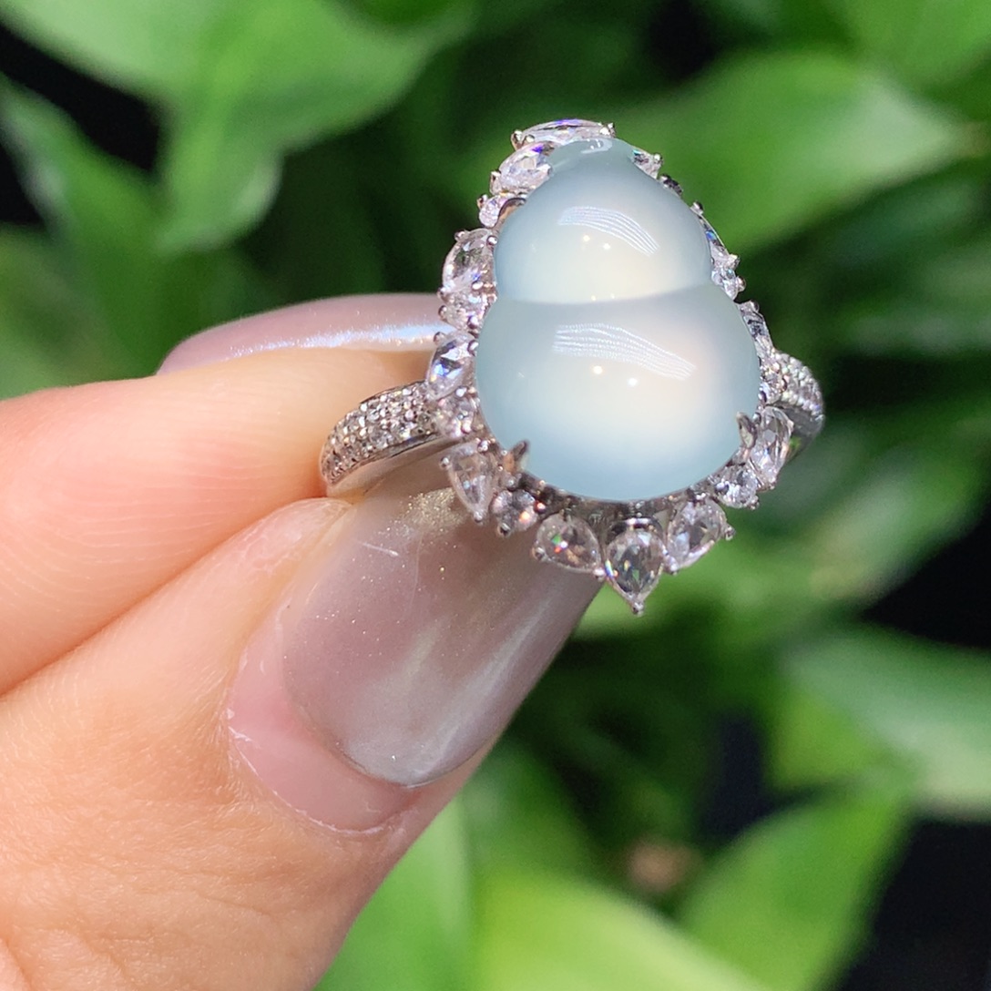 翡翠18K金镶嵌戒指