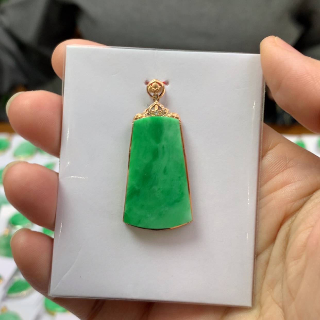 【闪购商品】翡翠颈饰18K金镶嵌翡翠首饰