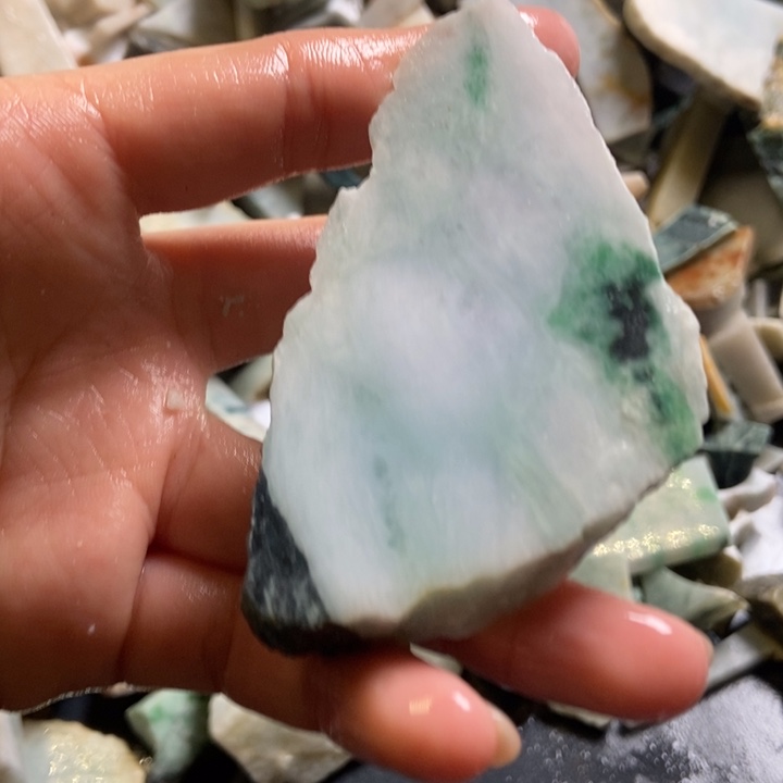 翡翠颈饰未镶嵌天然翡翠