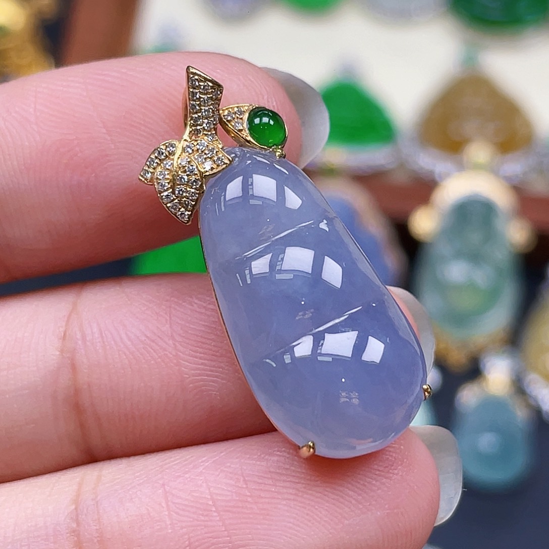 翡翠18K金镶嵌颈饰紫豆子