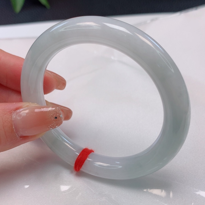 翡翠手镯（圆镯）未镶嵌54圈口