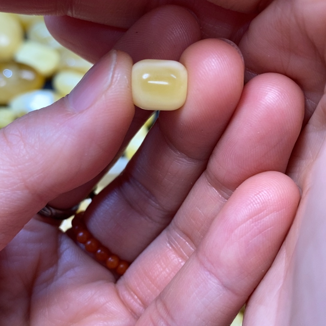 冷***°琥珀未镶嵌裸石蜜蜡配饰