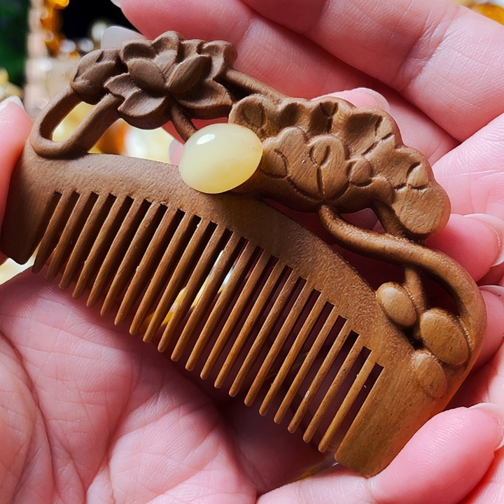裸石琥珀未镶嵌梳子