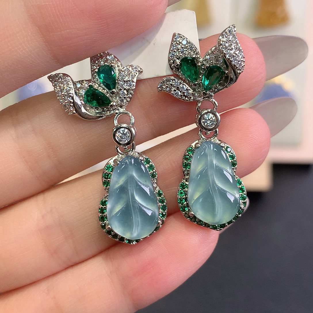 翡翠未镶嵌耳饰3、