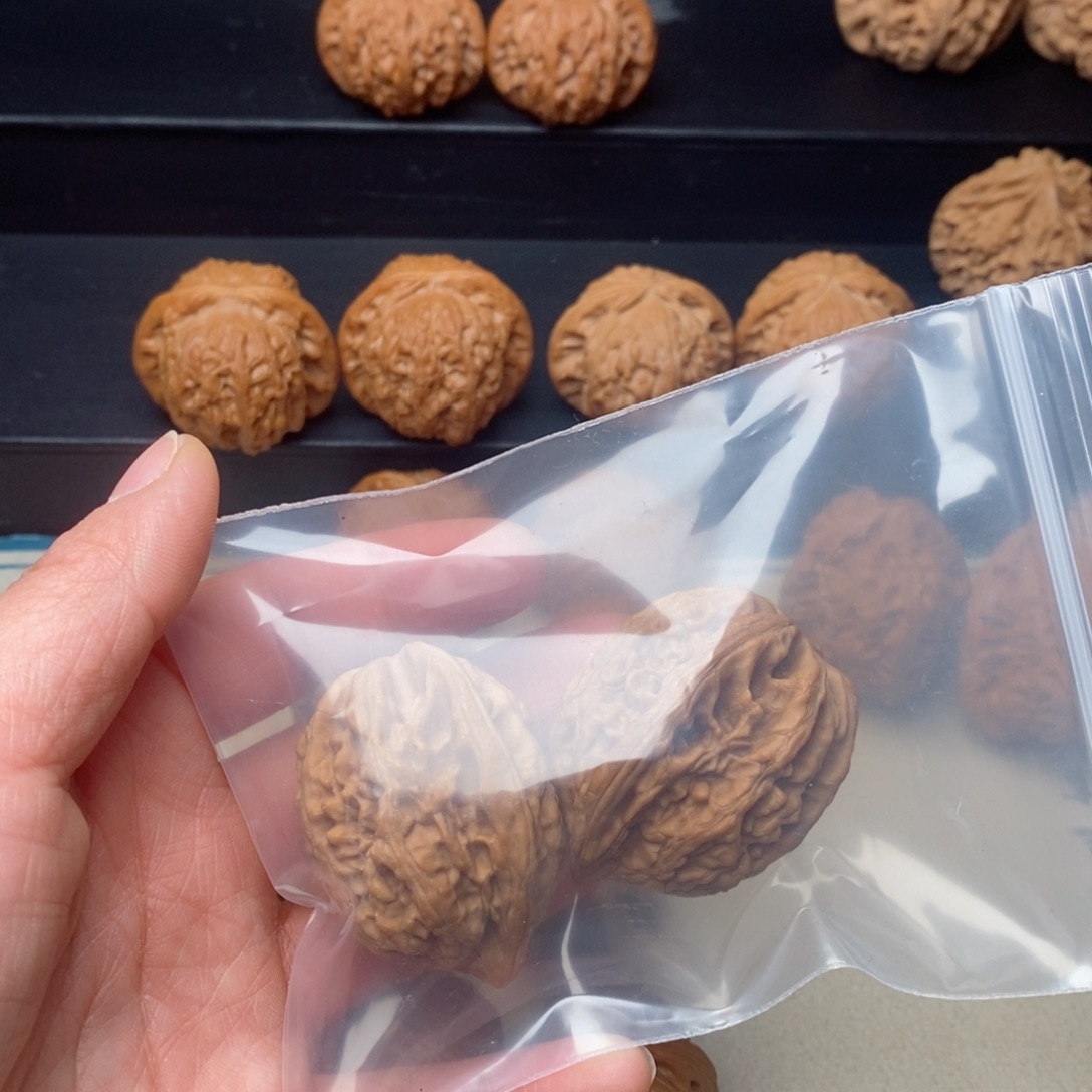 吊坠文玩核桃是****?大谷石