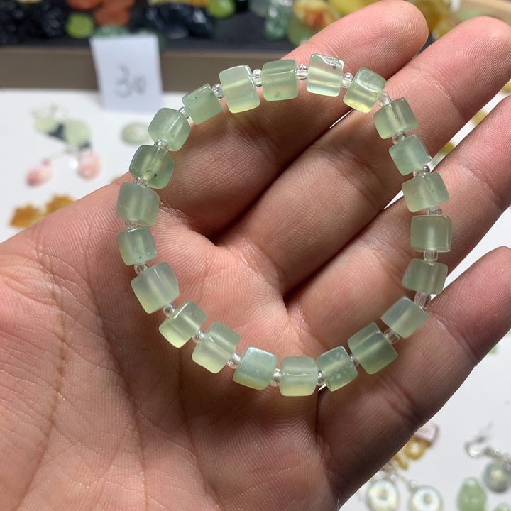 蛇纹石玉耳钉足银镀金镶嵌