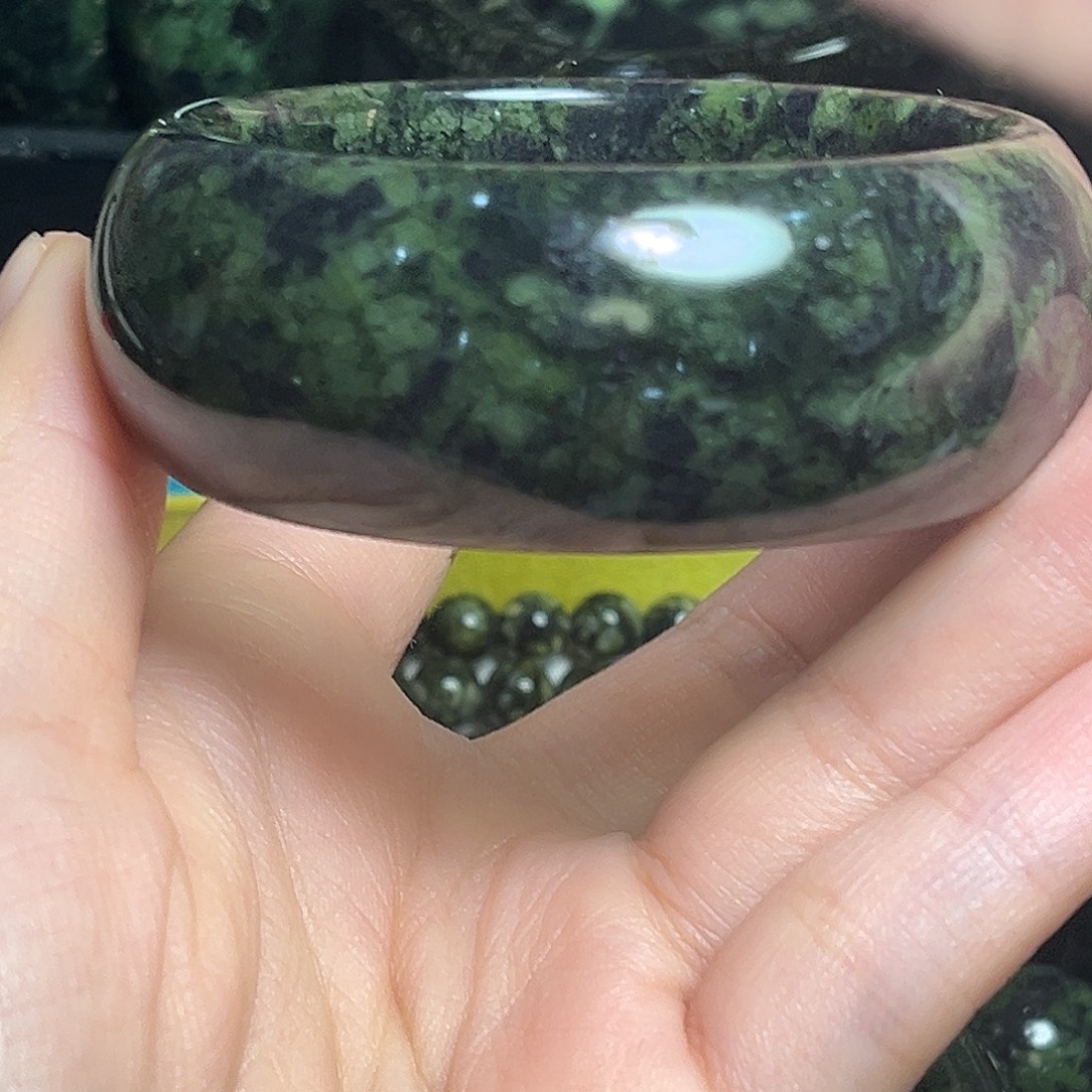 用***2蛇纹石玉未镶嵌手镯