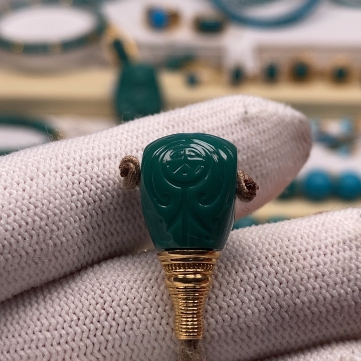 绿松石珠宝奇石18K金镶嵌ＡＡ４０４