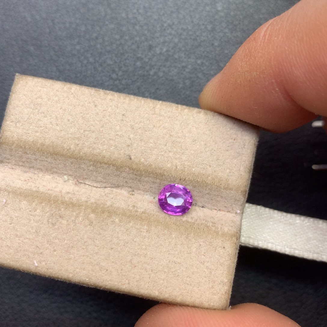 蓝宝石裸石未镶嵌0.72ct