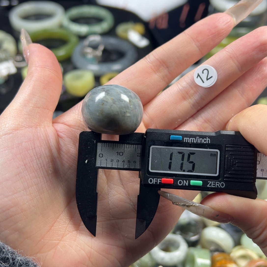 蛇纹石玉未镶嵌戒指