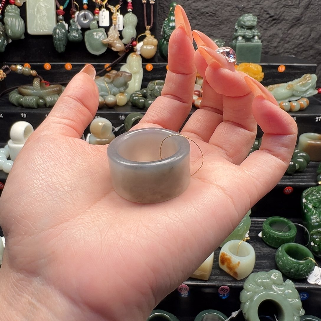 蛇纹石玉未镶嵌戒指内径22.6