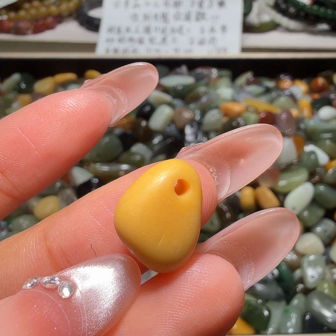 和田玉未镶嵌珠宝奇石