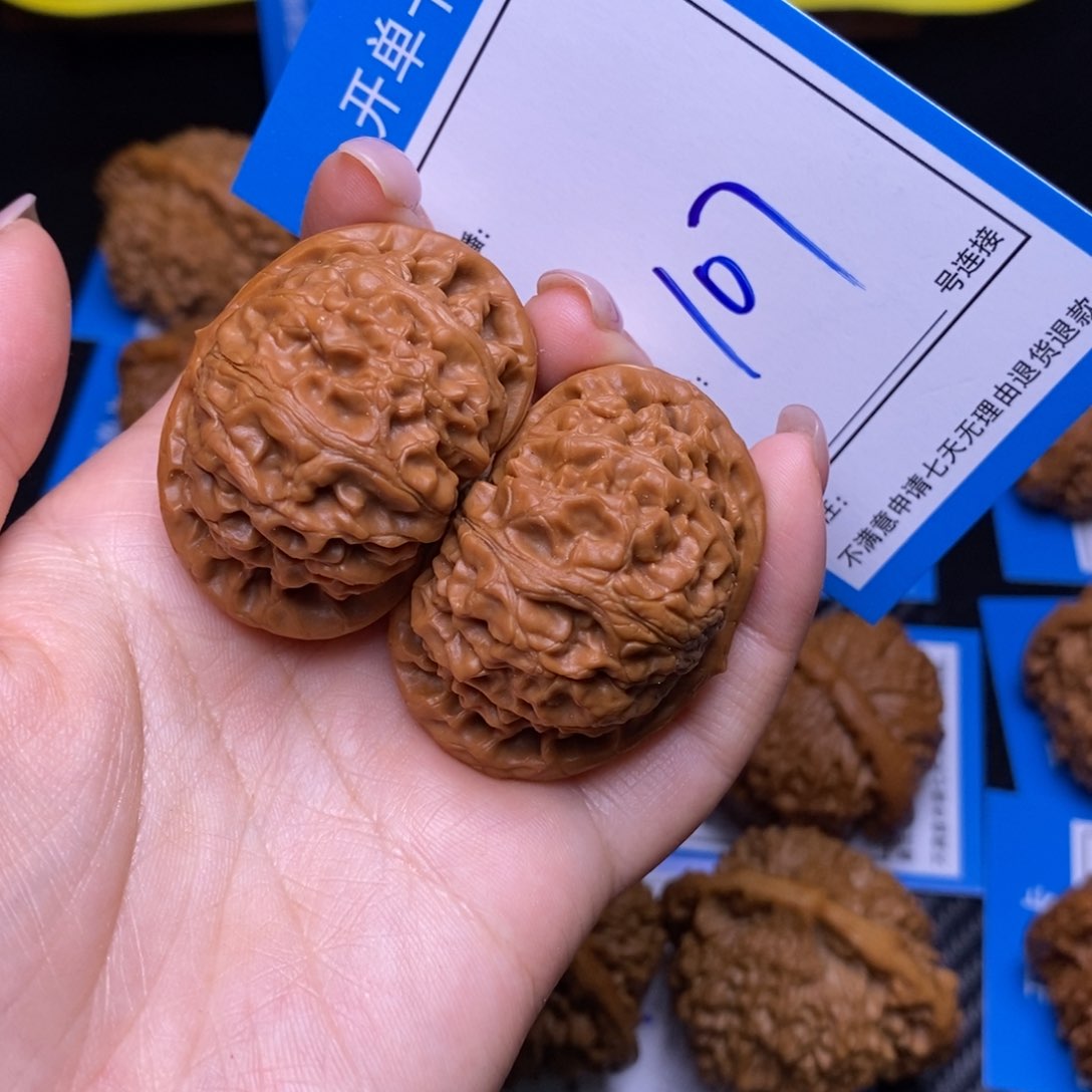 文玩核桃把件4.3宫灯107