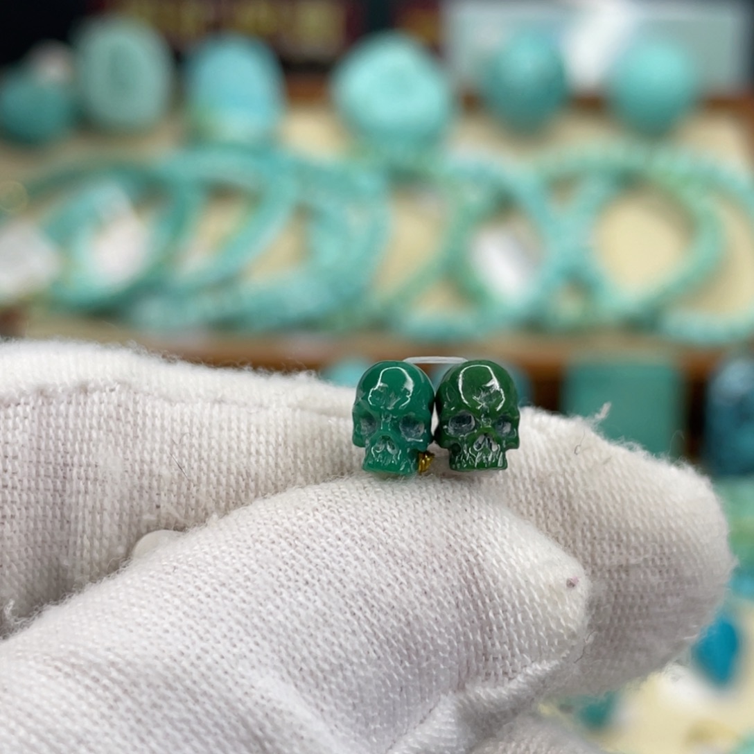 绿松石未镶嵌颈饰