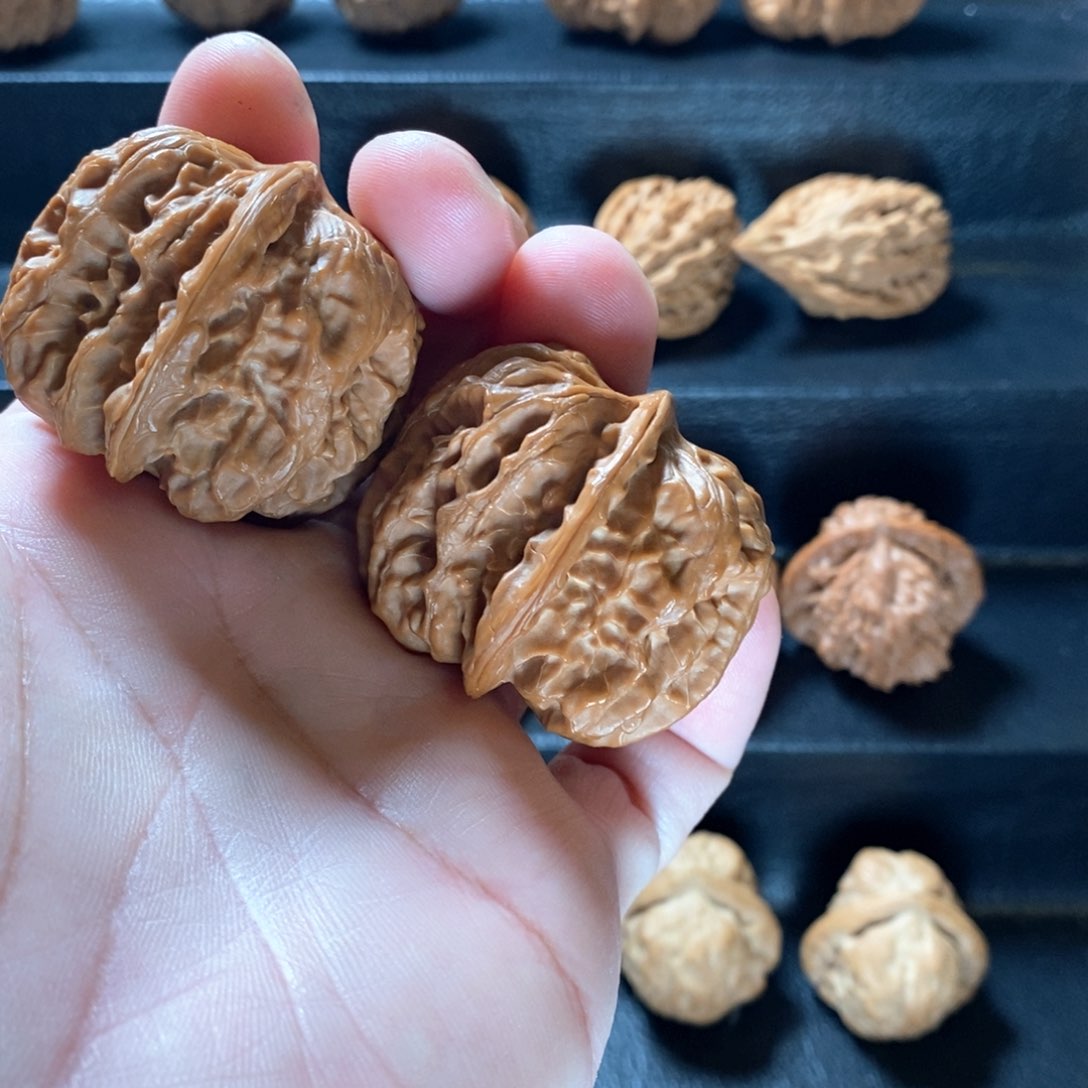 桃核把件原生态山地方块42