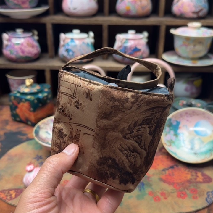 水墨山水茶室包孤品