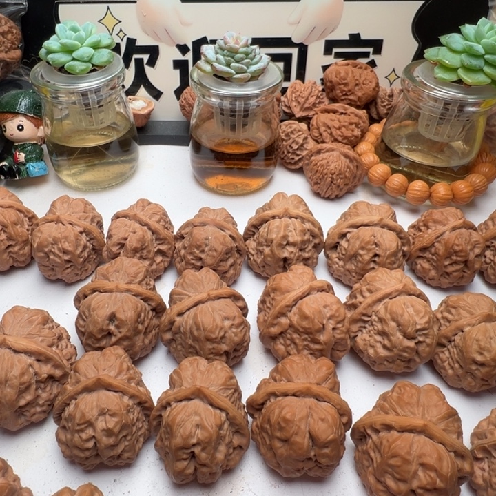 追***光文玩核桃吊坠精品蛤蟆拿的