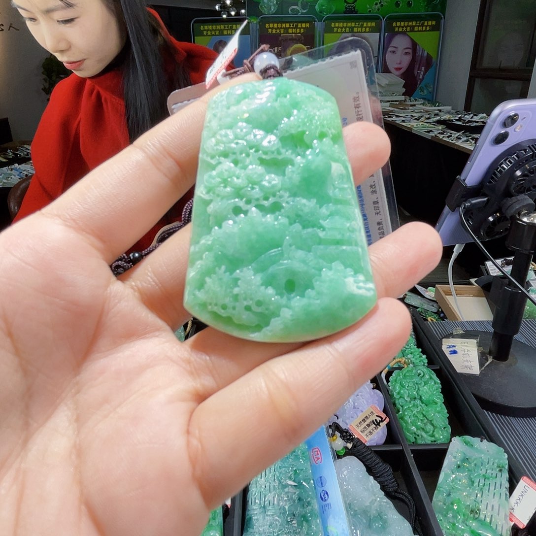 颈饰未镶嵌翡翠一