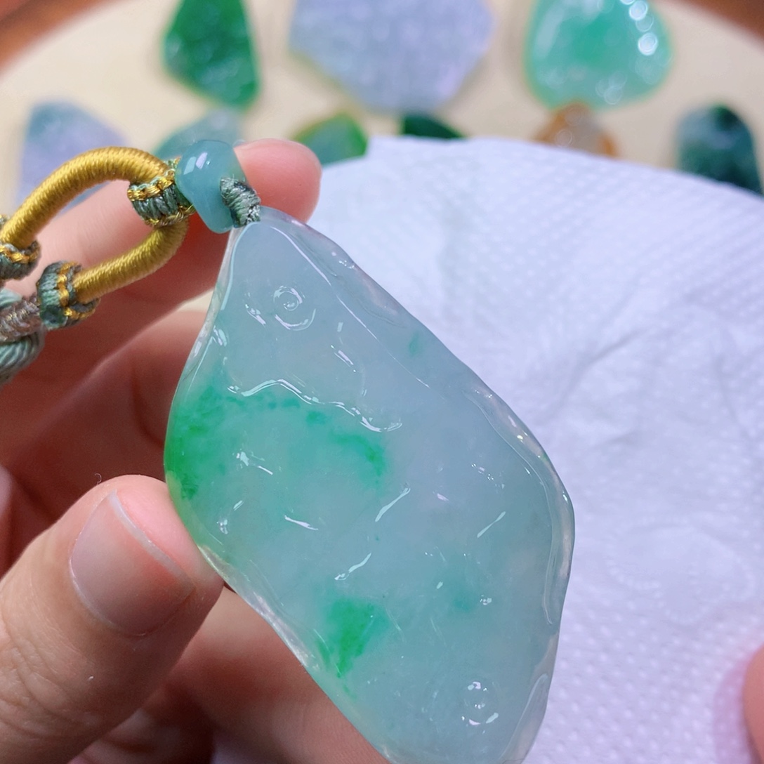 翡翠未镶嵌吊坠(不含链) 2975