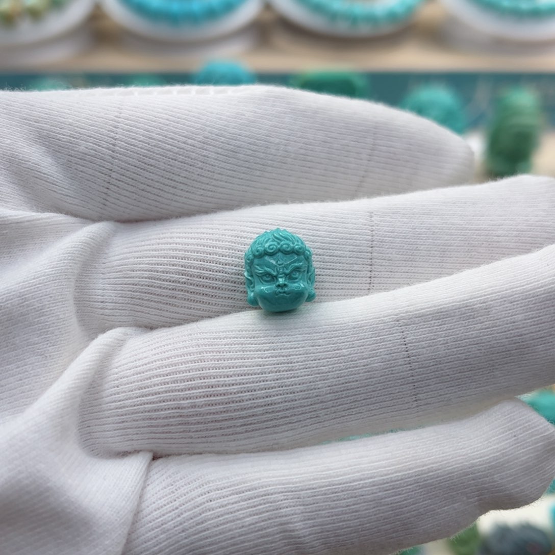 绿松石配饰未镶嵌