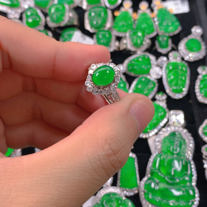 翡翠颈饰银S925镶嵌蛋面