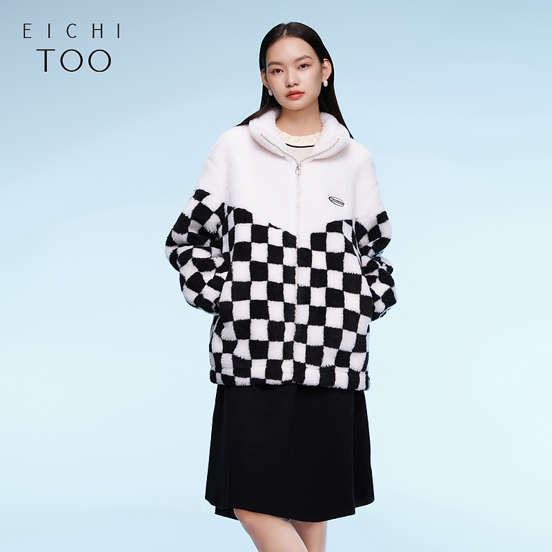 爱居兔冬女装棋盘格拼接设计休闲时尚羊羔绒外套EWJAJ4M012A