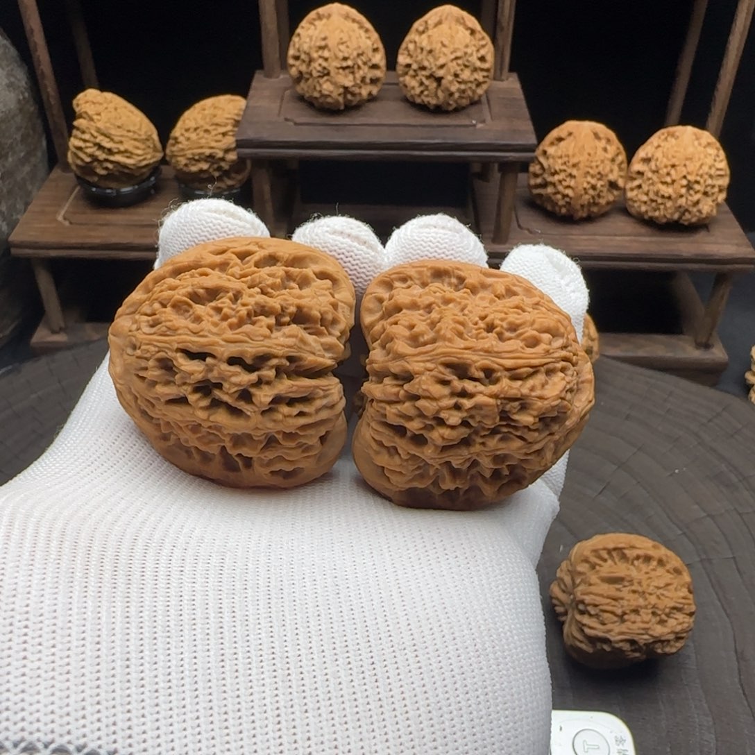 文玩核桃吊坠黑*爷43.5拉丝奥迪三角