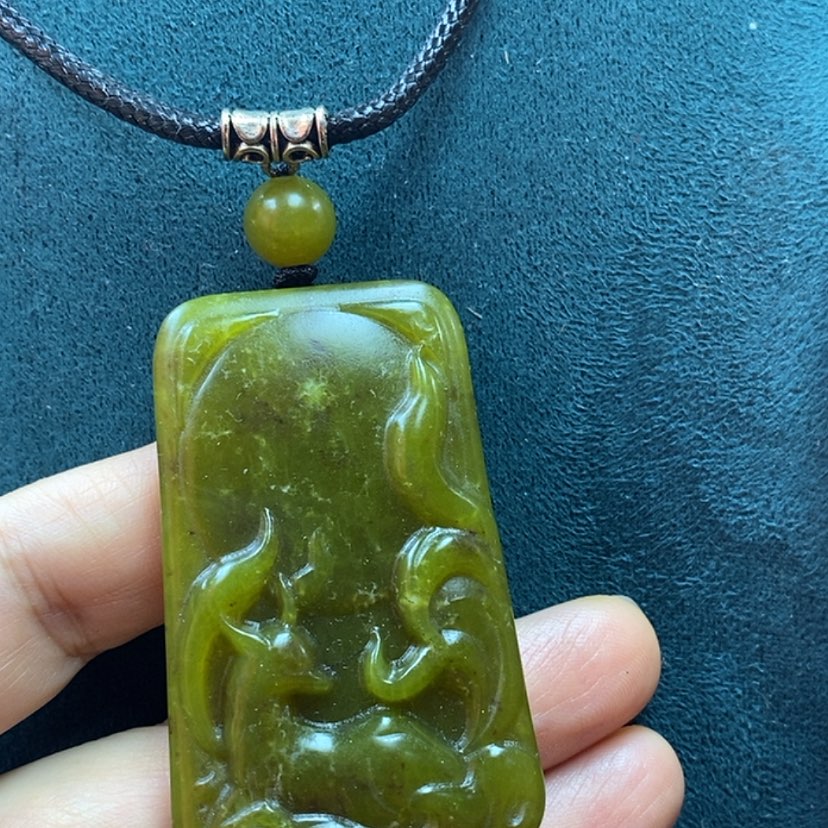 【闪购商品】蛇纹石玉吊坠未镶嵌